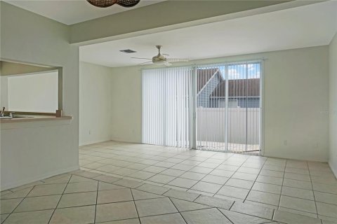Townhouse in Davenport, Florida 3 bedrooms, 162.39 sq.m. № 1777406 - photo 5