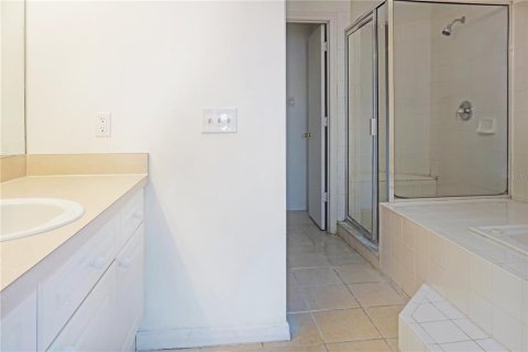 Townhouse in Davenport, Florida 3 bedrooms, 162.39 sq.m. № 1777406 - photo 13