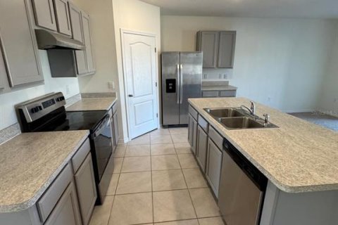House in Haines City, Florida 4 bedrooms, 173.45 sq.m. № 2266847 - photo 16