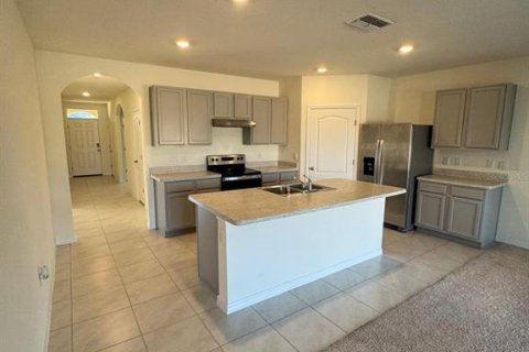 House in Haines City, Florida 4 bedrooms, 173.45 sq.m. № 2266847 - photo 10