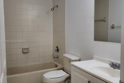 Touwnhouse à louer à Homestead, Floride: 3 chambres, 132.2 m2 № 2077553 - photo 25