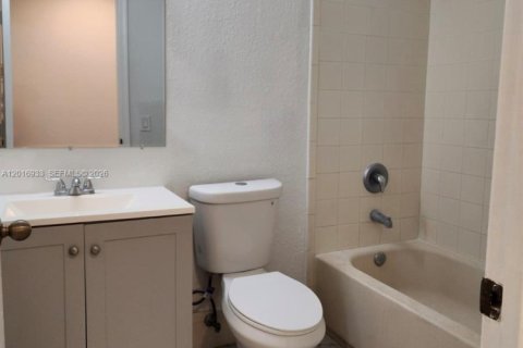 Touwnhouse à louer à Homestead, Floride: 3 chambres, 132.2 m2 № 2077553 - photo 23