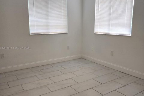 Touwnhouse à louer à Homestead, Floride: 3 chambres, 132.2 m2 № 2077553 - photo 20