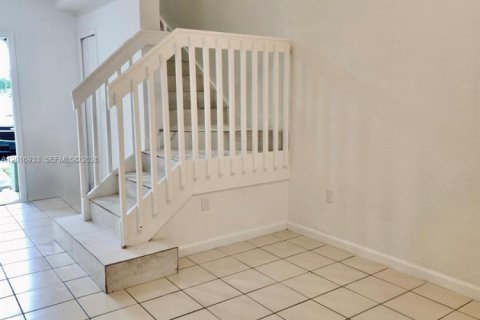Touwnhouse à louer à Homestead, Floride: 3 chambres, 132.2 m2 № 2077553 - photo 11