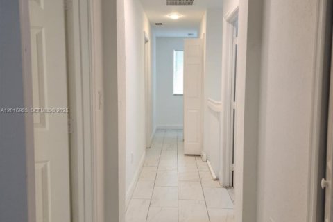 Touwnhouse à louer à Homestead, Floride: 3 chambres, 132.2 m2 № 2077553 - photo 17