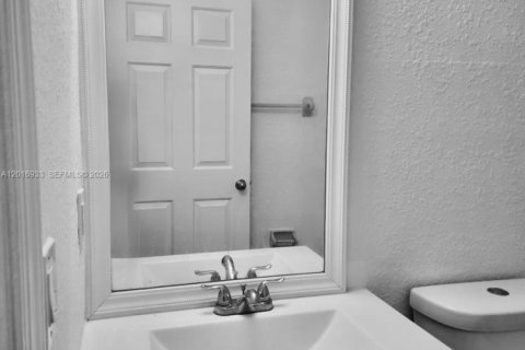 Touwnhouse à louer à Homestead, Floride: 3 chambres, 132.2 m2 № 2077553 - photo 18
