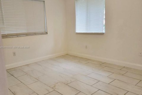 Touwnhouse à louer à Homestead, Floride: 3 chambres, 132.2 m2 № 2077553 - photo 26