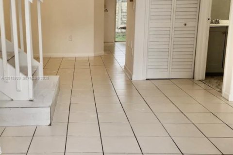 Touwnhouse à louer à Homestead, Floride: 3 chambres, 132.2 m2 № 2077553 - photo 7