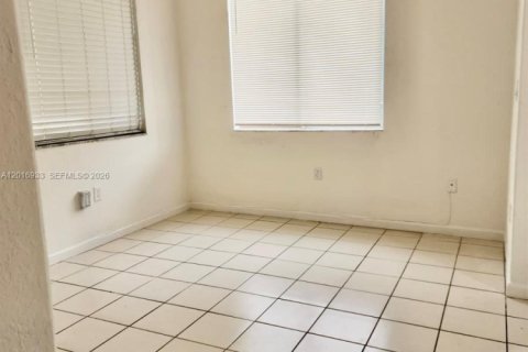Touwnhouse à louer à Homestead, Floride: 3 chambres, 132.2 m2 № 2077553 - photo 9