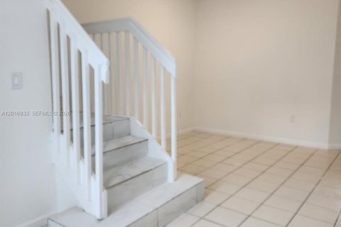 Touwnhouse à louer à Homestead, Floride: 3 chambres, 132.2 m2 № 2077553 - photo 10