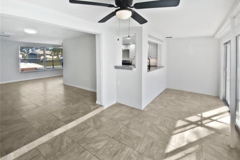 House in Hudson, Florida 2 bedrooms, 132.85 sq.m. № 1591779 - photo 24