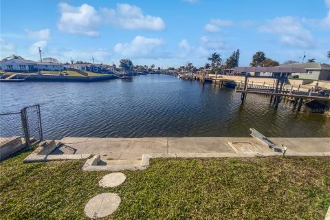 House in Hudson, Florida 2 bedrooms, 132.85 sq.m. № 1591779 - photo 29