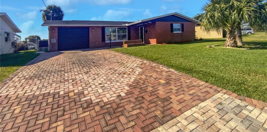 House in Hudson, Florida 2 bedrooms, 132.85 sq.m. № 1591779
