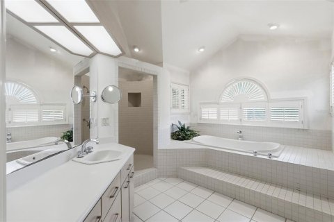 House in Gulfport, Florida 3 bedrooms, 386.01 sq.m. № 2236048 - photo 26