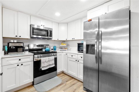 Adosado en venta en Seminole, Florida, 3 dormitorios, 185.62 m2 № 1917937 - foto 8