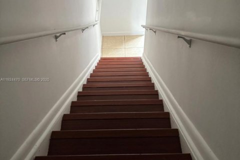 Copropriété à louer à Hialeah, Floride: 2 chambres, 96.71 m2 № 1985883 - photo 4