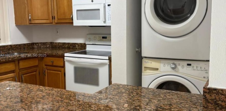 Condo à Hialeah, Floride, 2 chambres № 1985883