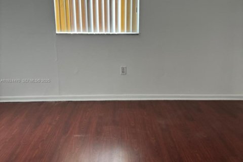 Copropriété à louer à Hialeah, Floride: 2 chambres, 96.71 m2 № 1985883 - photo 5