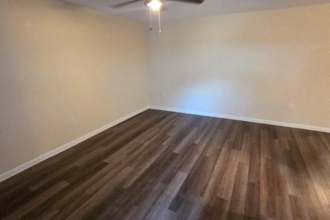 Copropriété à louer à St. Lucie, Floride: 1 chambre, 67.45 m2 № 2293432 - photo 4