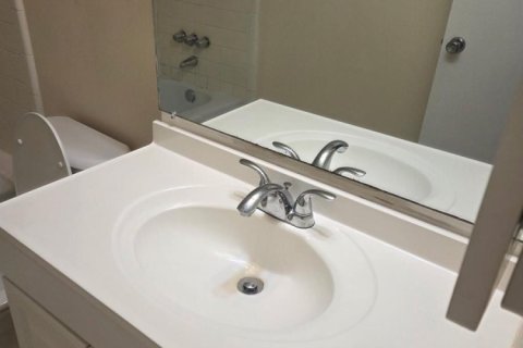Copropriété à louer à St. Lucie, Floride: 1 chambre, 67.45 m2 № 2293432 - photo 2