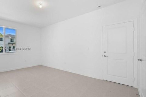 Adosado en alquiler en Homestead, Florida, 4 dormitorios, 166.3 m2 № 1990011 - foto 13