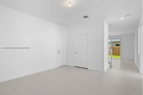 Adosado en alquiler en Homestead, Florida, 4 dormitorios, 166.3 m2 № 1990011 - foto 10