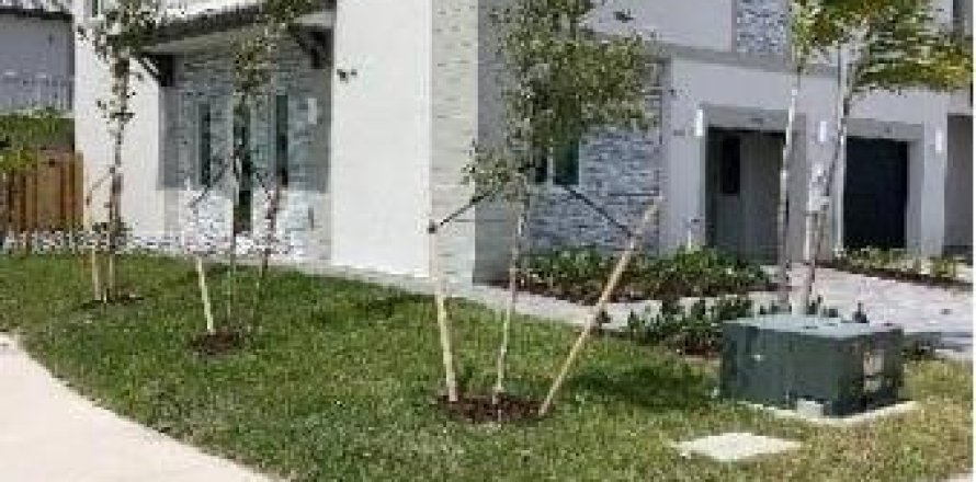 Adosado en Homestead, Florida 4 dormitorios, 166.3 m2 № 1990011