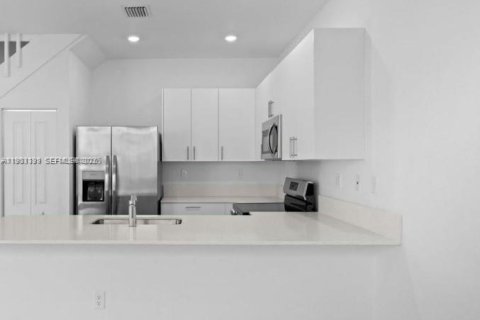 Adosado en alquiler en Homestead, Florida, 4 dormitorios, 166.3 m2 № 1990011 - foto 6