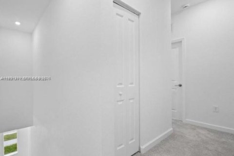 Adosado en alquiler en Homestead, Florida, 4 dormitorios, 166.3 m2 № 1990011 - foto 12