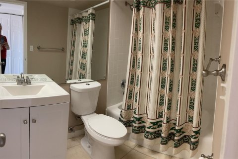 Condominio en alquiler en Sunny Isles Beach, Florida, 2 dormitorios, 100.98 m2 № 1963970 - foto 9