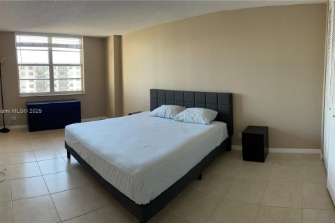 Condominio en alquiler en Sunny Isles Beach, Florida, 2 dormitorios, 100.98 m2 № 1963970 - foto 8