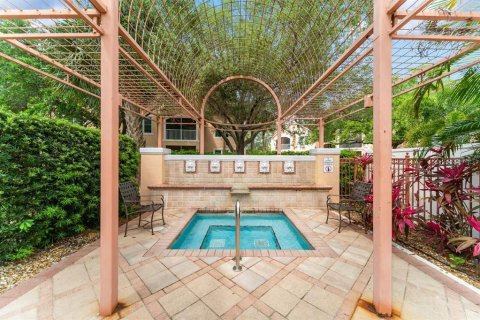 Condo in Sarasota, Florida, 3 bedrooms № 2211265 - photo 8