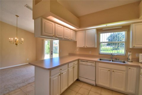 House in Auburndale, Florida 3 bedrooms, 142.79 sq.m. № 1884499 - photo 15