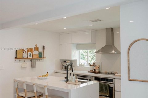 Купить виллу или дом в Майами, Флорида 3 спальни, 137.87м2, № 2051069 - фото 8