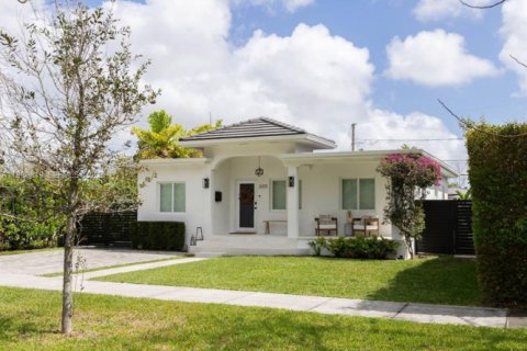 Купить виллу или дом в Майами, Флорида 3 спальни, 137.87м2, № 2051069 - фото 3