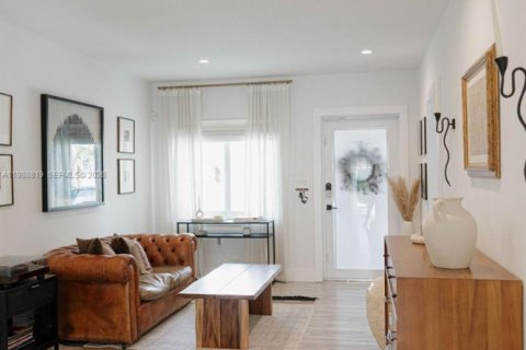 Купить виллу или дом в Майами, Флорида 3 спальни, 137.87м2, № 2051069 - фото 12