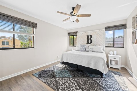 House in Coconut Creek, Florida 4 bedrooms, 206.52 sq.m. № 1987638 - photo 4