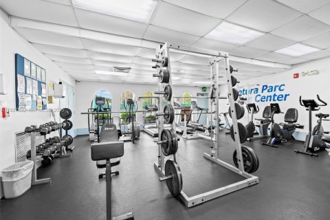 House in Coconut Creek, Florida 4 bedrooms, 206.52 sq.m. № 1987638 - photo 29