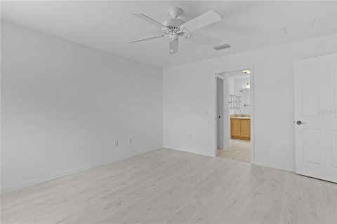 House in The Villages, Florida 3 bedrooms, 141.86 sq.m. № 1827923 - photo 27