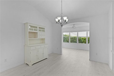 House in The Villages, Florida 3 bedrooms, 141.86 sq.m. № 1827923 - photo 22