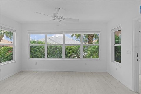 House in The Villages, Florida 3 bedrooms, 141.86 sq.m. № 1827923 - photo 23