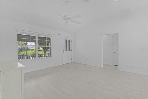 House in The Villages, Florida 3 bedrooms, 141.86 sq.m. № 1827923 - photo 21