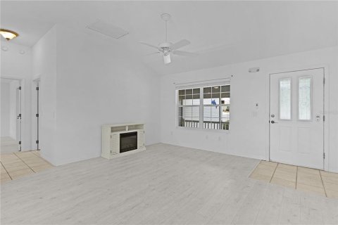 House in The Villages, Florida 3 bedrooms, 141.86 sq.m. № 1827923 - photo 12