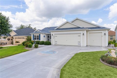 House in The Villages, Florida 3 bedrooms, 141.86 sq.m. № 1827923 - photo 6