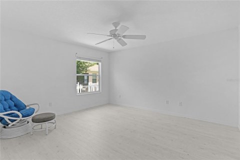 House in The Villages, Florida 3 bedrooms, 141.86 sq.m. № 1827923 - photo 26