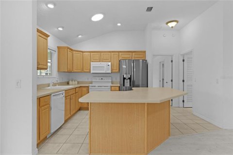 House in The Villages, Florida 3 bedrooms, 141.86 sq.m. № 1827923 - photo 16