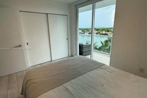 Condo in Miami Beach, Florida, 2 bedrooms № 1895778 - photo 23