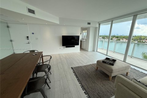 Condo in Miami Beach, Florida, 2 bedrooms № 1895778 - photo 6