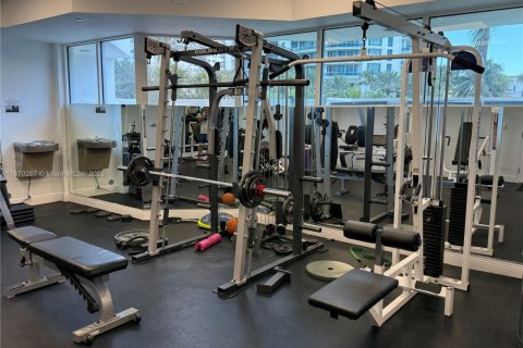 Condo in Miami Beach, Florida, 2 bedrooms № 1895778 - photo 30