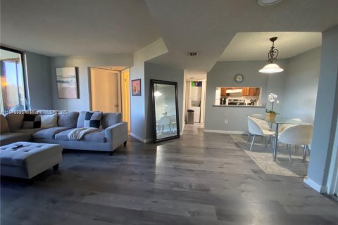 Copropriété à louer à Miami, Floride: 2 chambres, 106.19 m2 № 1838681 - photo 1